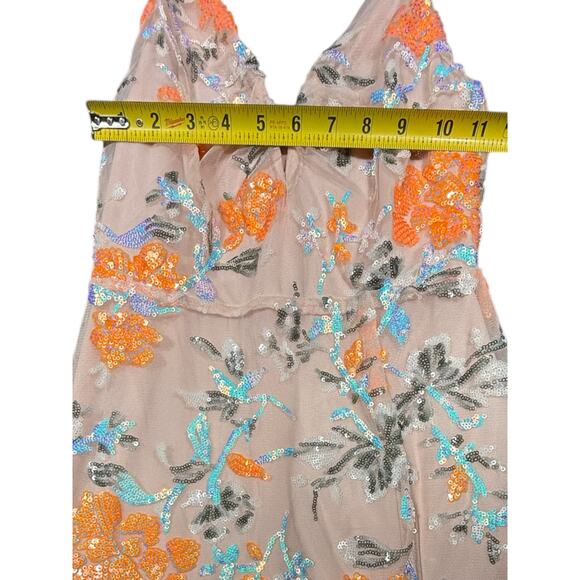 Lucy in the Sky Nude Sequin Floral Dress Size Small - Picture 7 of 10